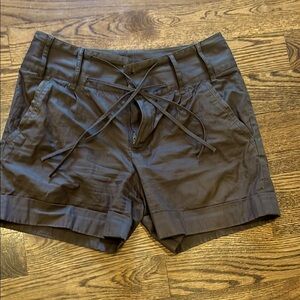 Banana Republic 10 green short